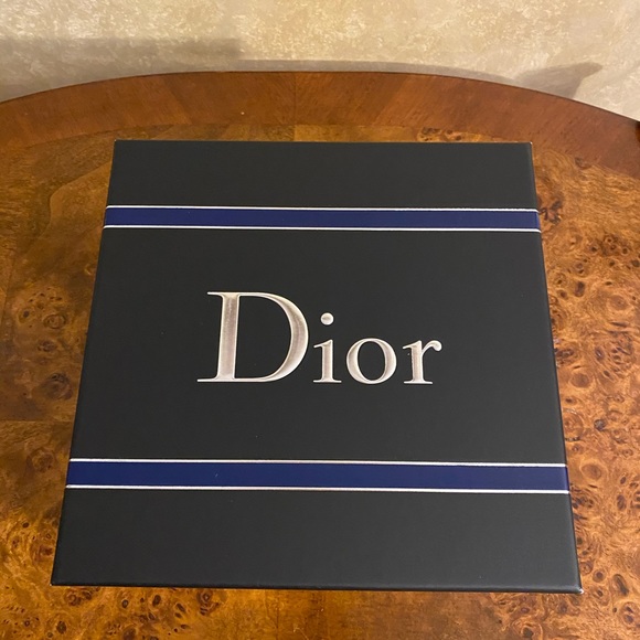 Authentic Dior Gift Box - Picture 2 of 9